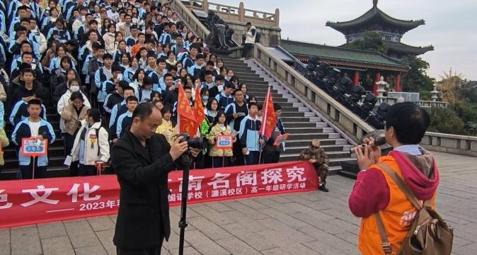 English-speaking Jiangxi guide: Zhang Jianhua