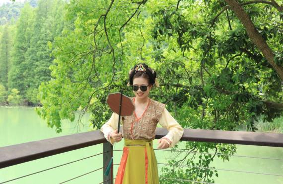 English-speaking Jiangxi guide: Chen Si