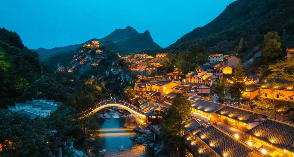 3-Day Wangxian Valley, Sanqingshan & Wuyuan Small-Group Tour