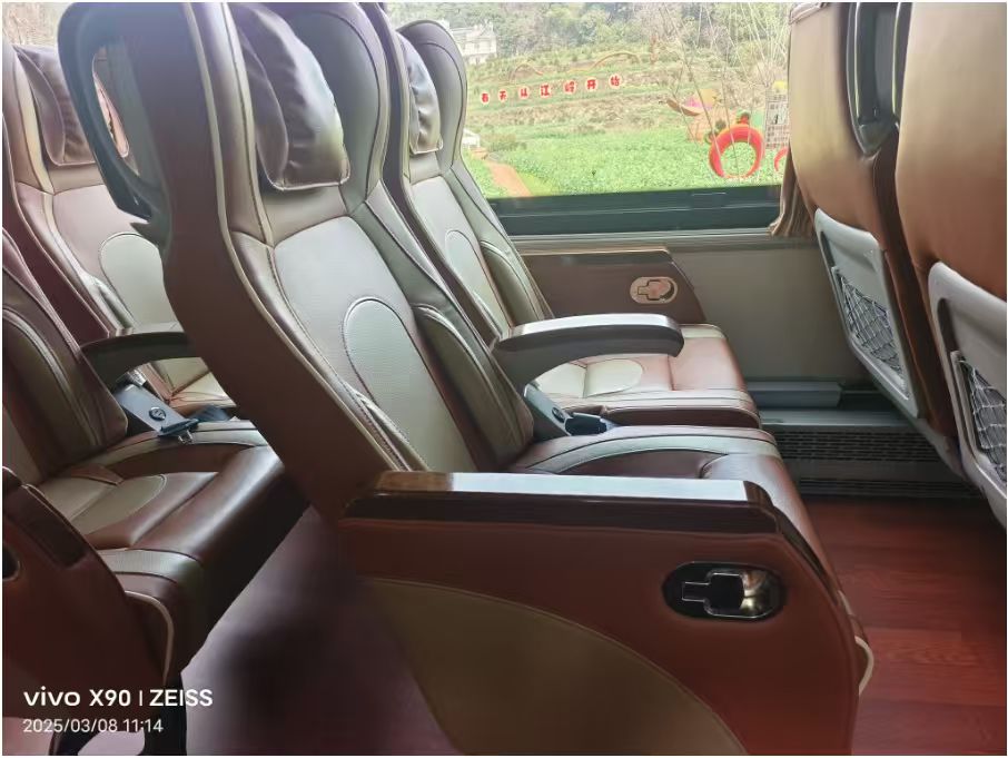 Foton Coach - vehicle photo 3