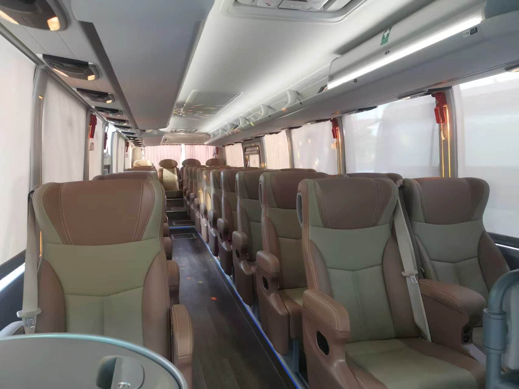 Yutong Coach — 34-Person Rated Capacity - vehicle photo 3