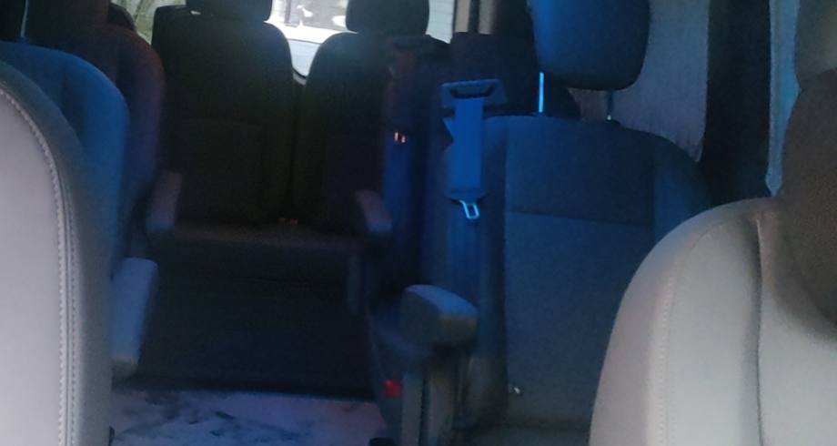 Vehicle photo 7