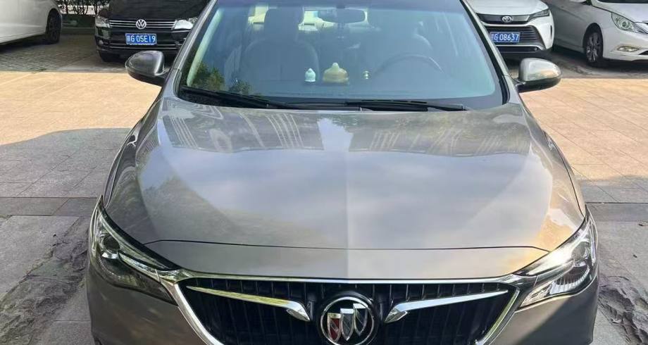 Vehicle photo 1