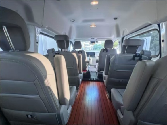 Ford Transit Minibus — 9 Seats - vehicle photo 2