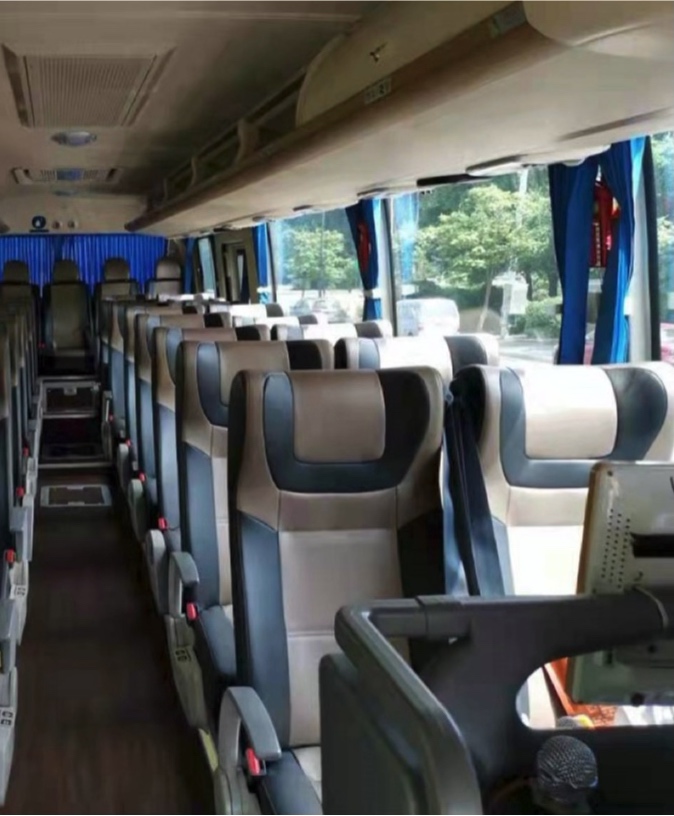 Yutong Coach — 37+1 Seats - vehicle photo 1
