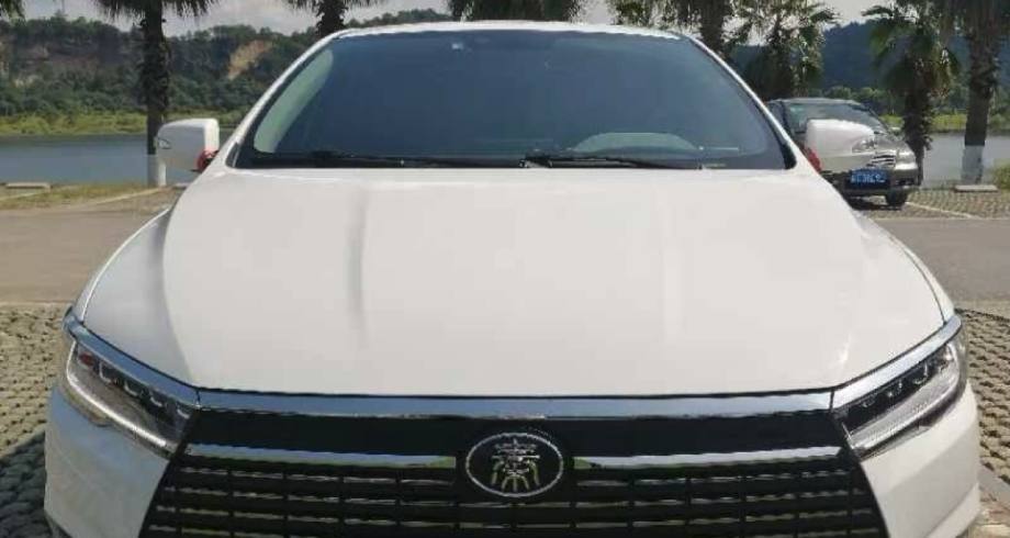 Vehicle photo 1