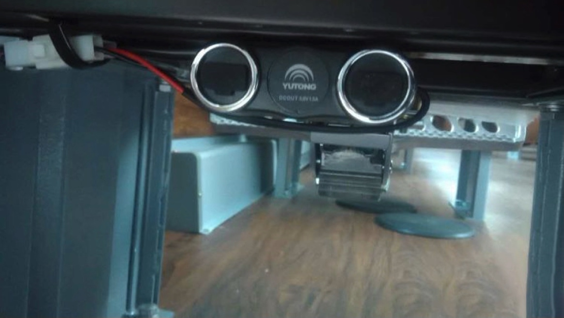 Yutong VIP Coach — 23+1 Seats - vehicle photo 2