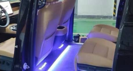 Vehicle photo 2