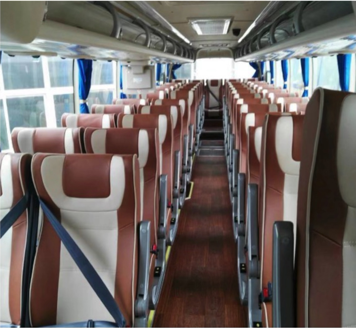 Yutong Coach — 53+1 Seats - vehicle photo 1