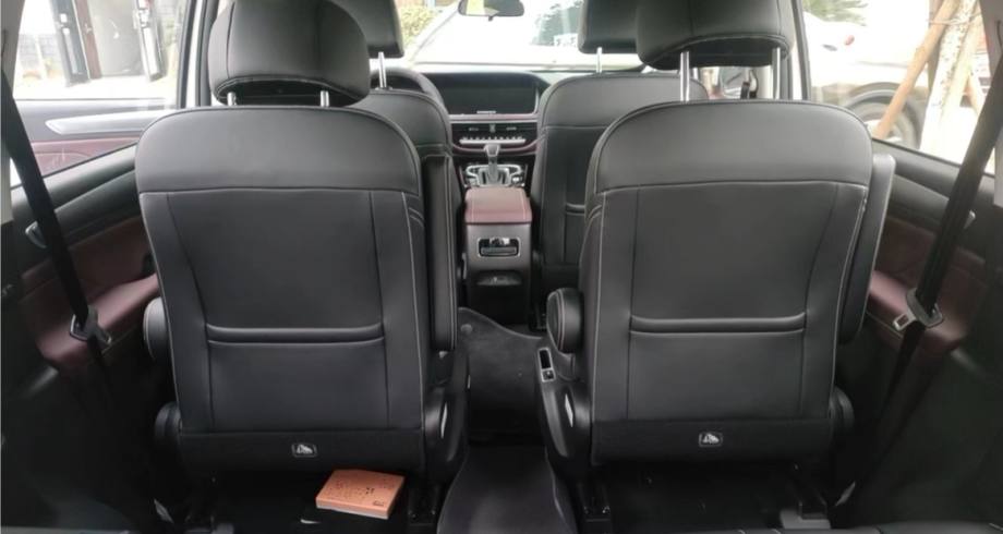 Vehicle photo 1